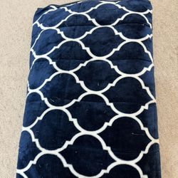 Navy Weighted Blanket (20lbs) $20