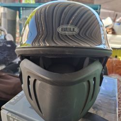 bell motorcycle helmet