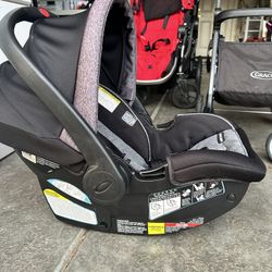 Graco SnugRide SnugLock 35 DLX Infant Car Seat