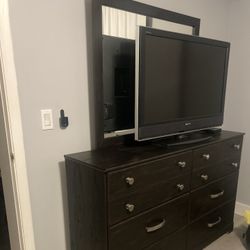 Beautiful Modern Dresser With Mirror- Practically New!