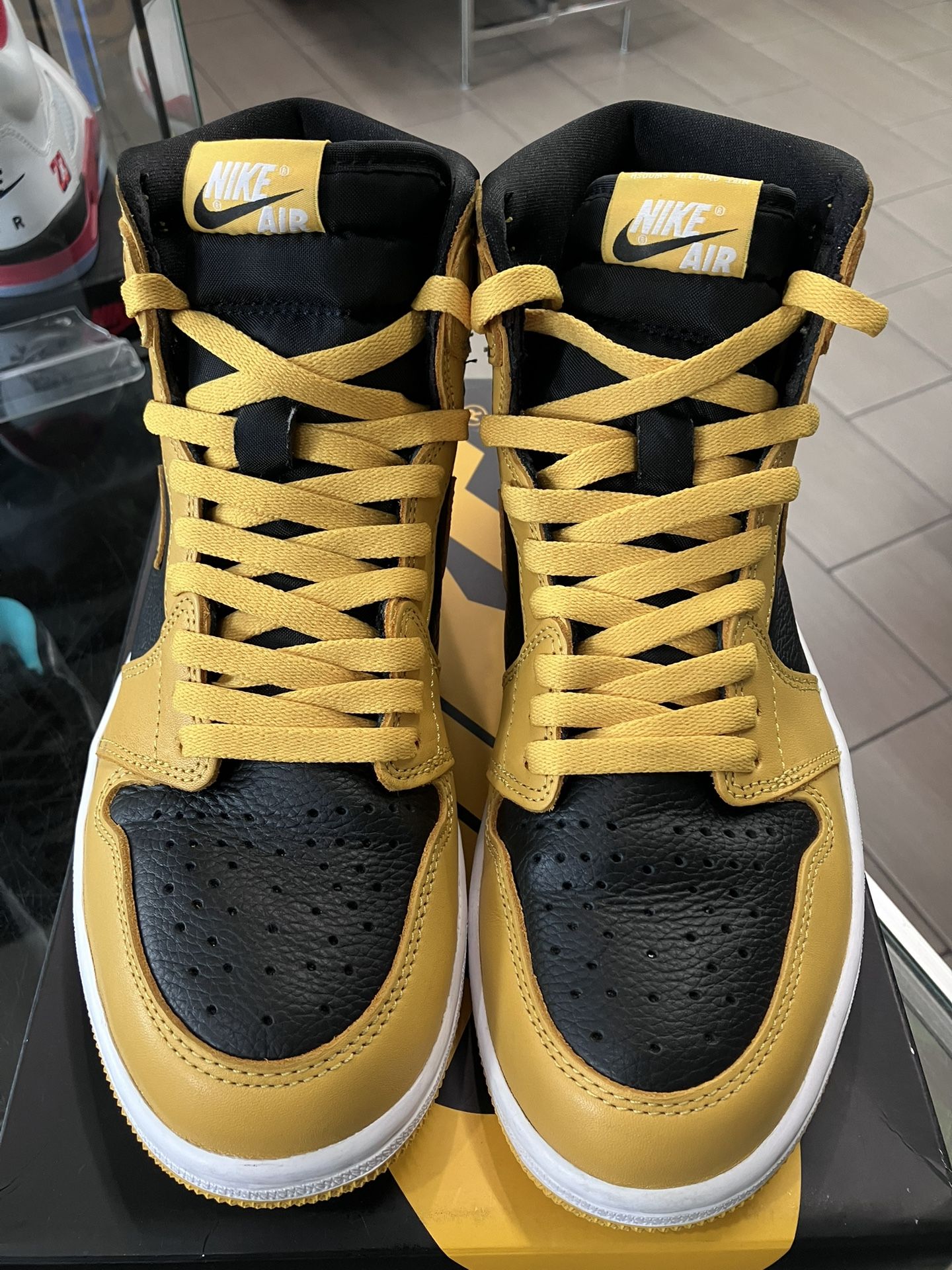 Air Jordan 1 Retro High Pollen