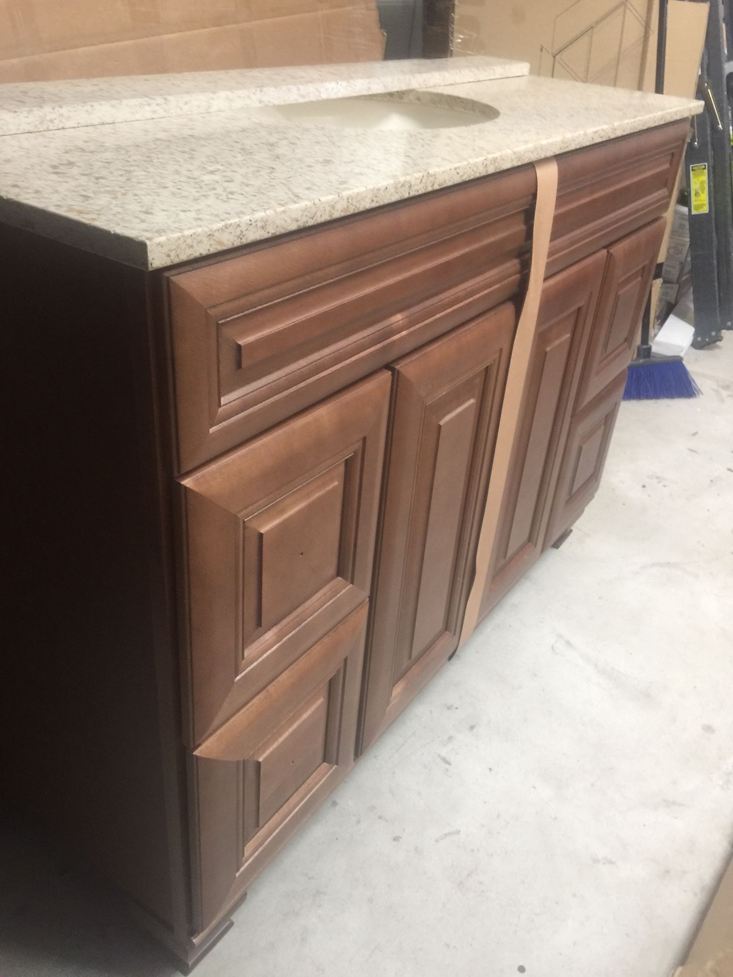 New Diamond FreshFit Ballantyne Freestanding Mocha With Ebony Glaze Bathroom Vanity (Common: 48-in x 21-in; Actual: 48-in x 21-in) Item # 643864 Mode