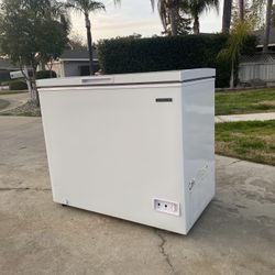 Thomson 7.0 Cu.Ft. Capacity Chest Freezer 