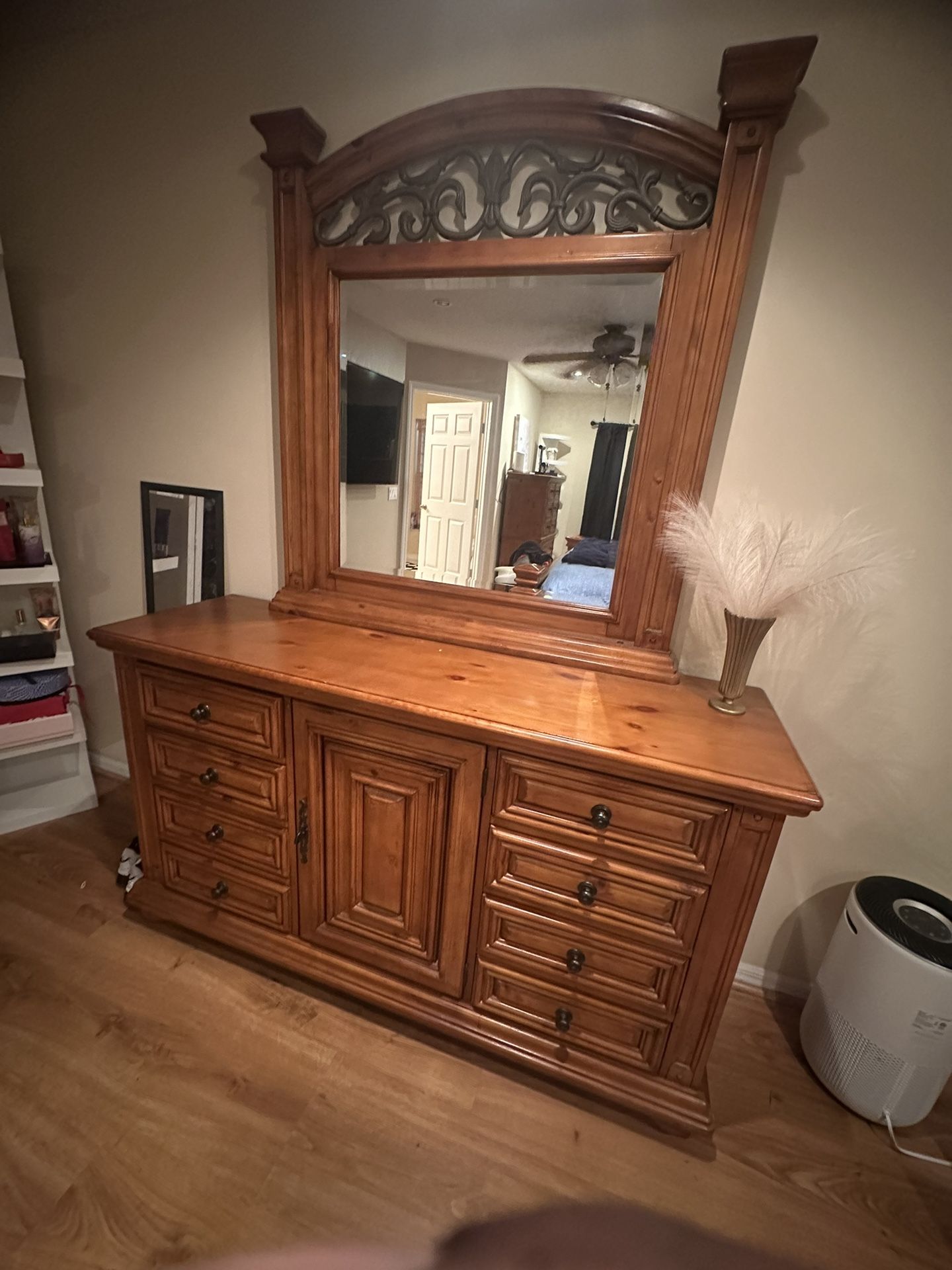 King Bedroom Set for Sale in Port St. Lucie, FL OfferUp