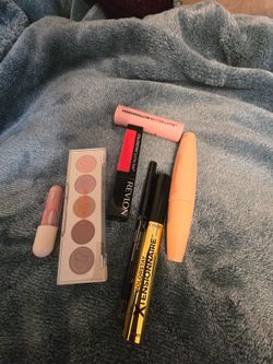 Barely used make up with bag
