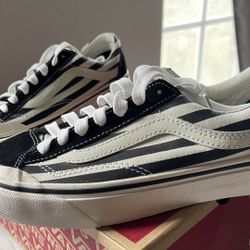Vans  Womens7.5 Men’s 6