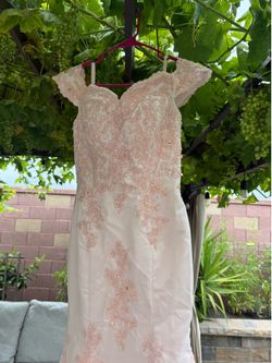 Beautiful dress for 100$