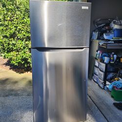 Refrigerador Stainless Steel In Good Condition Extra Clean Works Perfectly