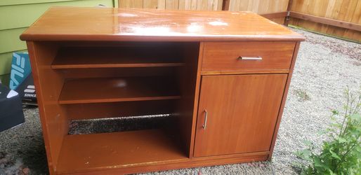 Wooden computer/study/office desk