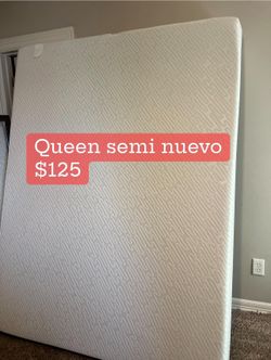 Colchon Queen Semi Nuevo $140 Lo Menos $125