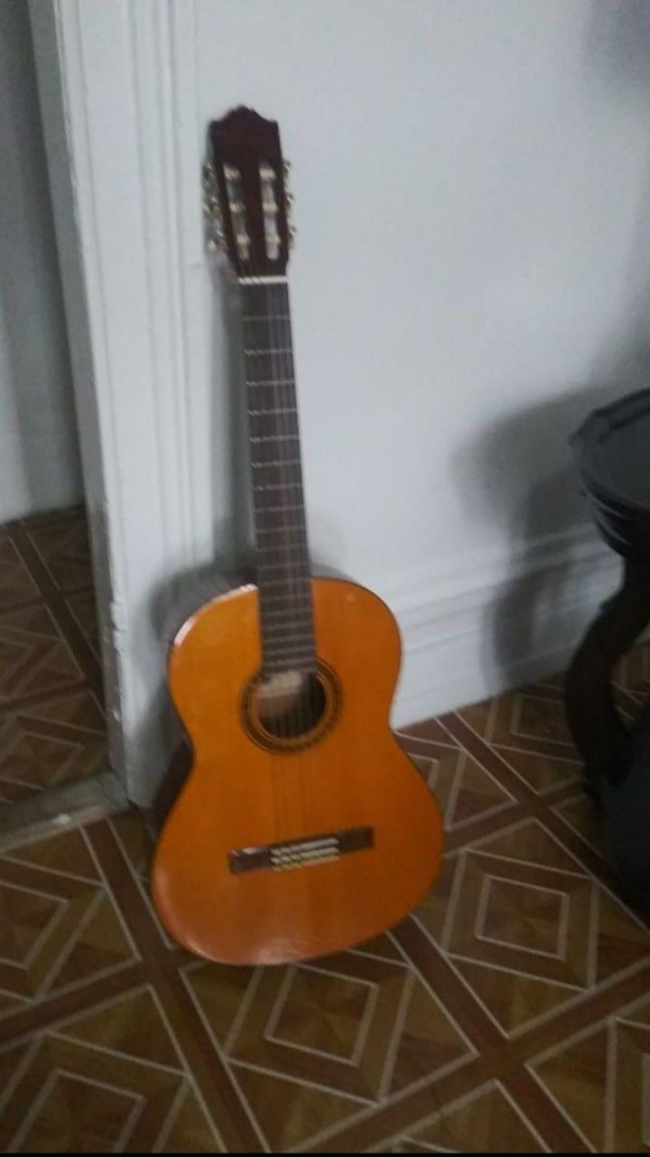 Yamaha Guitar CG-101 AND A GUITAR RESEARCH CASE