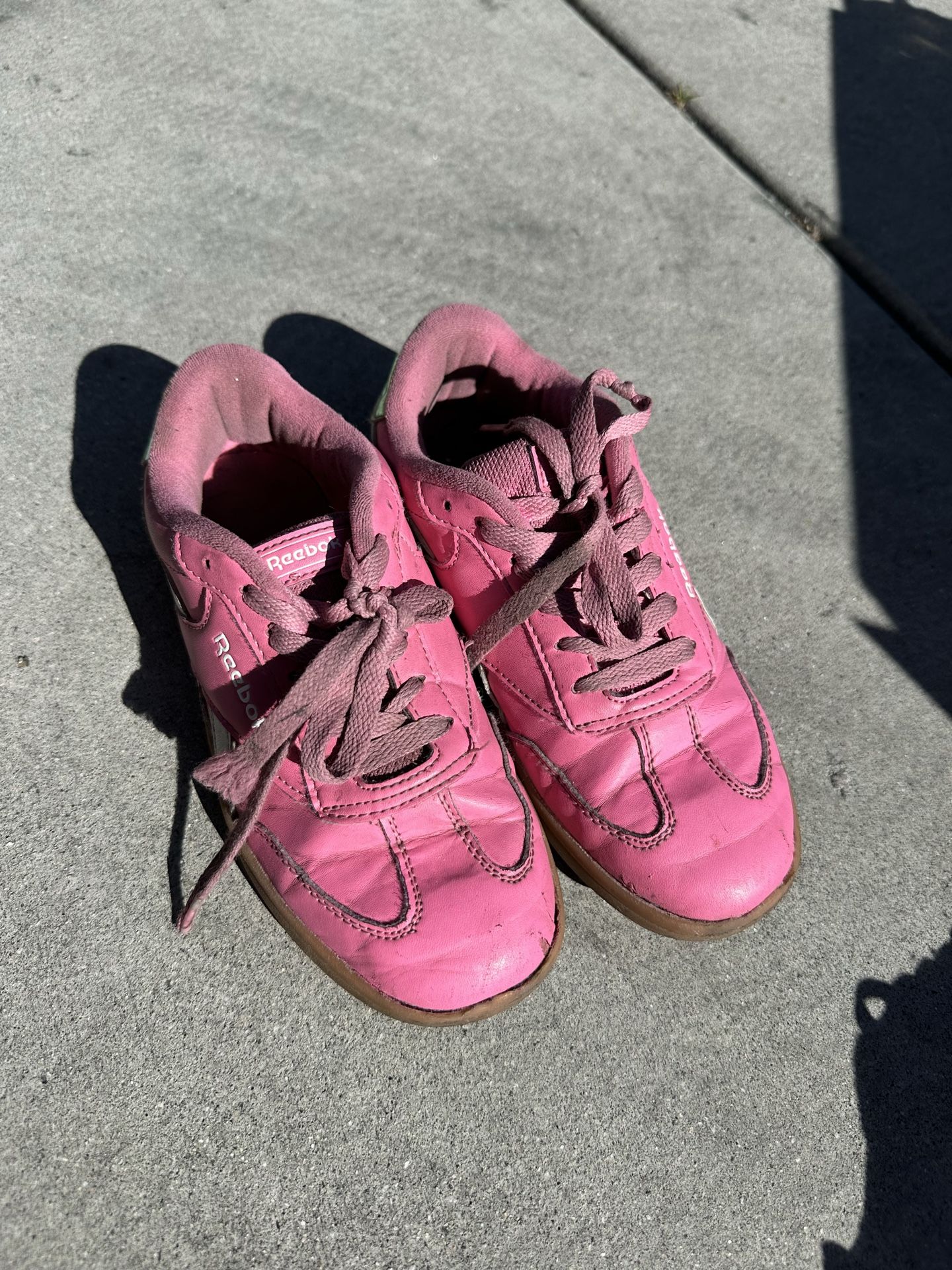 Pink Reebok girl shoes
