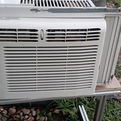 Fridgidair 5,000 Btu Air conditioner