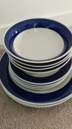 3 Dinner Plates, 4 bowls and side plates