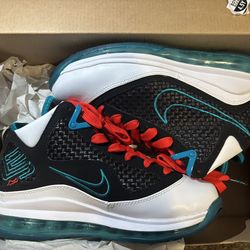 Nike Air Max LeBron 7 NFW 'Red Carpet' s GS