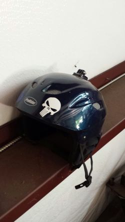 Ski helmet