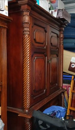 Wood Hutch