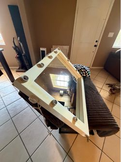 Vanity mirror