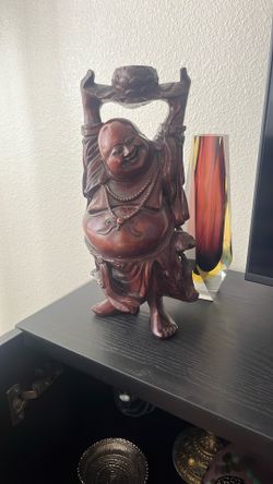 Red wood Budha