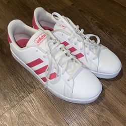 Women’s Adidas Size 7