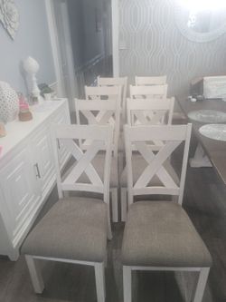 8 Dinning Room Chairs 