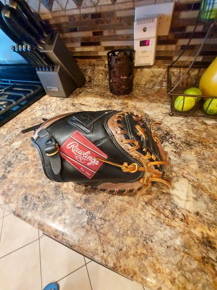 31.5 Rawlings Catchers Glove