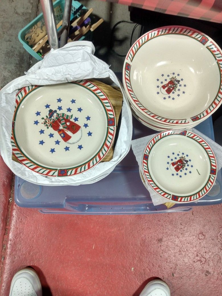 Vintage Christmas Dish And Bowl Set