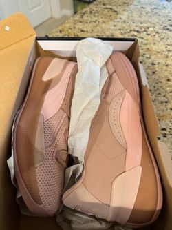 Puma Clyde Hardwood Misty Rose DS size 10