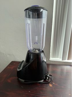 BLACK+DECKER 10-Speed Blender Model BL2010BG