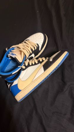 Jordan 1 Travis Scott