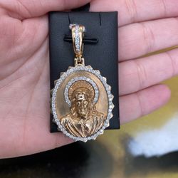 14k JESUS CHARM 