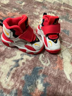 NIKE