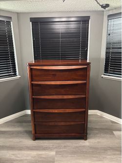 Wooden with 5 Drawers