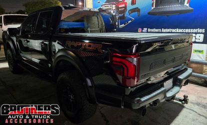 Tonneau Cover Flush Hard Bed Cover Tri-Fold Matte Finish Bakflip MX4 Tapaderas Al Raz