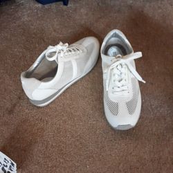 MICHAEL KORS NEW SHOES  SIZE 7 $30.00