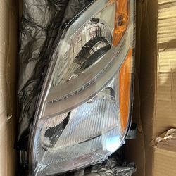 New TO(contact info removed) Left/Driver Side Headlight Sedan for Toyota Prius Eagle Eye