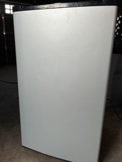 Mini fridge
