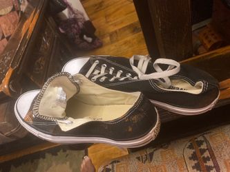 Converse size men’s 11 women’s 13