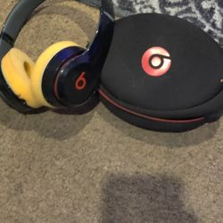 BEAT WIRELESS HEADPHONES WITH CASE MAKE OFFER 