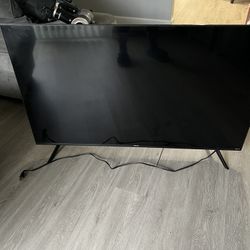 Hisense 4K Smart TV – Apps Return to Home Screen – Great for Repair or Parts