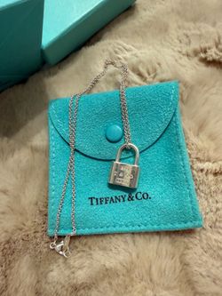 Beautiful Tiffany & Co padlock chain necklace 16” in 925 silver