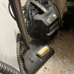 Rainbow Vacuum