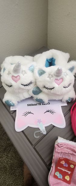 Slippers , Tennis, sandals and Ankle boots & socks all same size 5-6 new