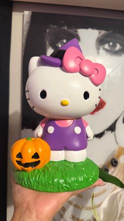 Hello Kitty Halloween Figurine