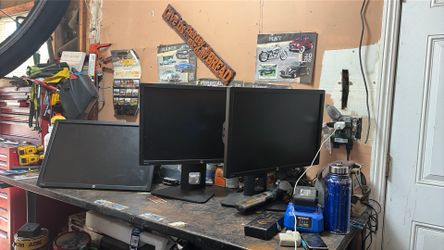 3 HP monitors