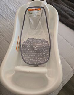 Baby bath tub