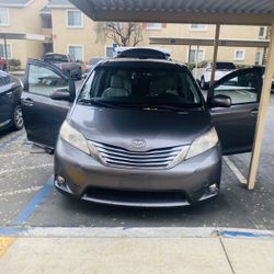 2011 Toyota Sienna