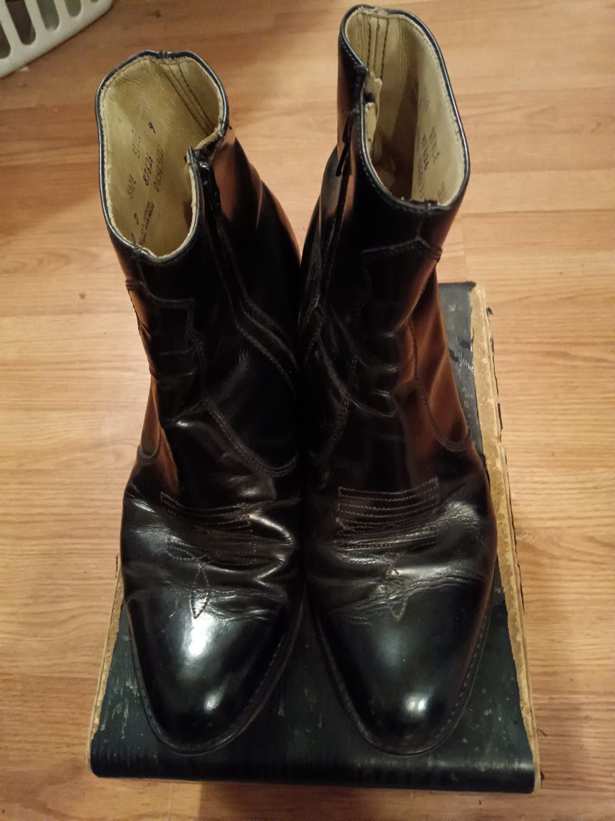 Men's black leather inner ankle zipper boots