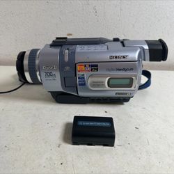**L@@K @ Like NEW SONY Steady Shot DCR-TRV 340** Carrying Bag, Memory Cards & Extra Battery Inc.**