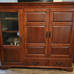 $200 Haverty's Entertainment Center